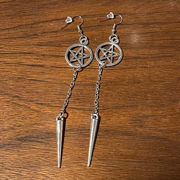 🧙‍♀️ Pentagram Danglers Witch Wizard Earrings 🧙‍♀️ - Picture 4 of 5
